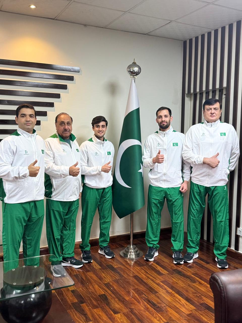 Pakistani Squash Senior Team Departs for Hong Kong, China!