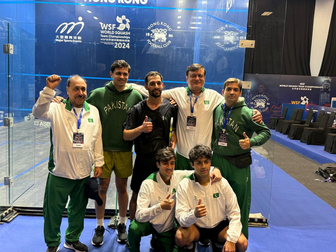 PAKISTAN SQUASH TEAM OFF TO A FLYING START AT WSF WORLD TEAM CHAMPIONSHIP!